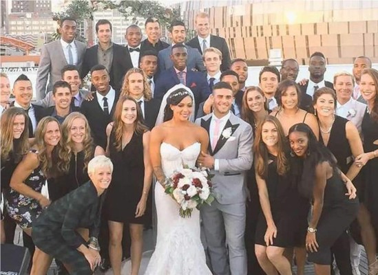 Roger Espinoza compartió con campeonas mundiales